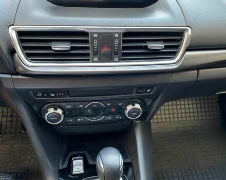 Белый Мазда 3, объемом двигателя 1.5 л и пробегом 41 тыс. км за 14500 $, фото 3 на Automoto.ua