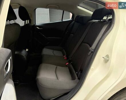 Білий Мазда 3, об'ємом двигуна 2 л та пробігом 90 тис. км за 14490 $, фото 7 на Automoto.ua