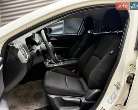Білий Мазда 3, об'ємом двигуна 2 л та пробігом 90 тис. км за 14490 $, фото 6 на Automoto.ua