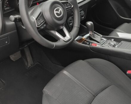 Белый Мазда 3, объемом двигателя 2 л и пробегом 202 тыс. км за 11800 $, фото 4 на Automoto.ua