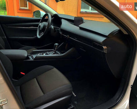 Білий Мазда 3, об'ємом двигуна 2.5 л та пробігом 43 тис. км за 16400 $, фото 9 на Automoto.ua
