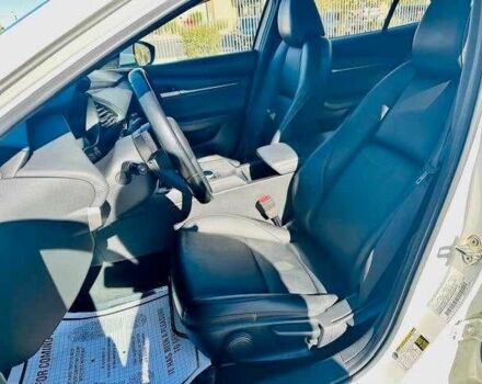 Белый Мазда 3, объемом двигателя 2.5 л и пробегом 29 тыс. км за 4000 $, фото 7 на Automoto.ua