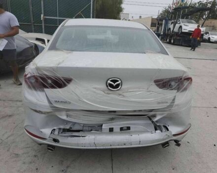 Белый Мазда 3, объемом двигателя 2.5 л и пробегом 6 тыс. км за 15000 $, фото 4 на Automoto.ua