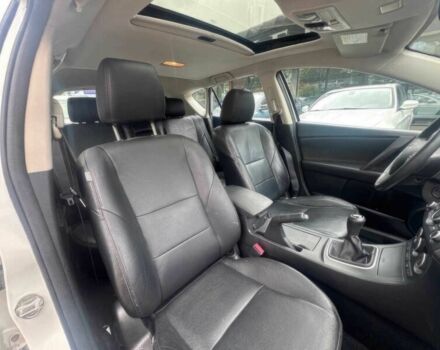 Белый Мазда 3, объемом двигателя 2 л и пробегом 86 тыс. км за 15000 $, фото 7 на Automoto.ua