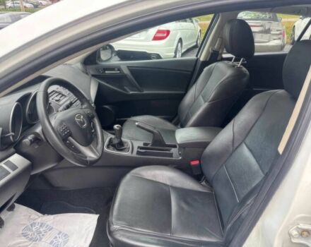Белый Мазда 3, объемом двигателя 2 л и пробегом 86 тыс. км за 15000 $, фото 6 на Automoto.ua