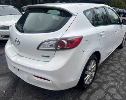 Белый Мазда 3, объемом двигателя 2 л и пробегом 86 тыс. км за 15000 $, фото 2 на Automoto.ua