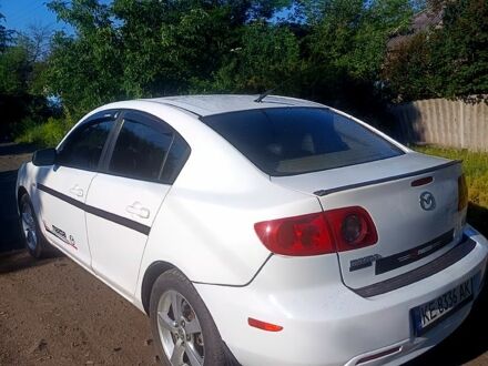 Белый Мазда 3, объемом двигателя 2 л и пробегом 190 тыс. км за 5200 $, фото 1 на Automoto.ua