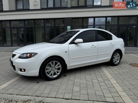 Білий Мазда 3, об'ємом двигуна 1.6 л та пробігом 200 тис. км за 4950 $, фото 1 на Automoto.ua