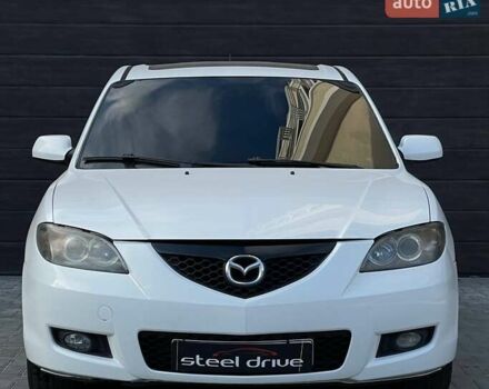 Білий Мазда 3, об'ємом двигуна 1.6 л та пробігом 216 тис. км за 5499 $, фото 1 на Automoto.ua