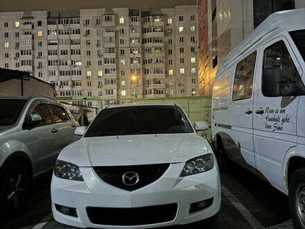 Белый Мазда 3, объемом двигателя 1.6 л и пробегом 203 тыс. км за 5300 $, фото 1 на Automoto.ua