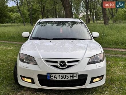 Белый Мазда 3, объемом двигателя 1.6 л и пробегом 190 тыс. км за 6500 $, фото 1 на Automoto.ua