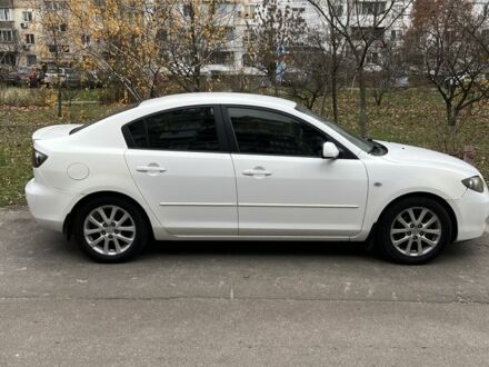 Белый Мазда 3, объемом двигателя 1.6 л и пробегом 190 тыс. км за 3950 $, фото 1 на Automoto.ua