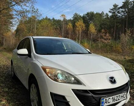 Белый Мазда 3, объемом двигателя 1.56 л и пробегом 230 тыс. км за 6800 $, фото 1 на Automoto.ua