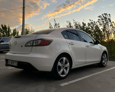 Белый Мазда 3, объемом двигателя 2 л и пробегом 187 тыс. км за 7300 $, фото 1 на Automoto.ua