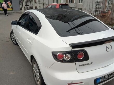 Белый Мазда 3, объемом двигателя 2 л и пробегом 160 тыс. км за 6550 $, фото 1 на Automoto.ua