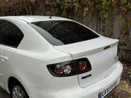 Белый Мазда 3, объемом двигателя 2 л и пробегом 270 тыс. км за 5600 $, фото 1 на Automoto.ua