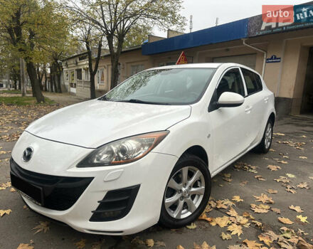 Белый Мазда 3, объемом двигателя 1.6 л и пробегом 130 тыс. км за 7200 $, фото 1 на Automoto.ua
