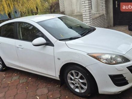 Белый Мазда 3, объемом двигателя 1.6 л и пробегом 205 тыс. км за 7000 $, фото 1 на Automoto.ua