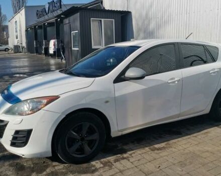 Белый Мазда 3, объемом двигателя 1.6 л и пробегом 191 тыс. км за 7000 $, фото 1 на Automoto.ua