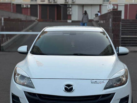 Белый Мазда 3, объемом двигателя 1.56 л и пробегом 269 тыс. км за 7000 $, фото 1 на Automoto.ua