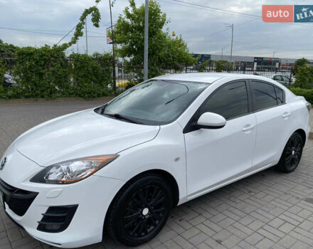 Белый Мазда 3, объемом двигателя 2 л и пробегом 155 тыс. км за 8800 $, фото 1 на Automoto.ua