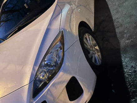 Білий Мазда 3, об'ємом двигуна 2 л та пробігом 250 тис. км за 8300 $, фото 1 на Automoto.ua