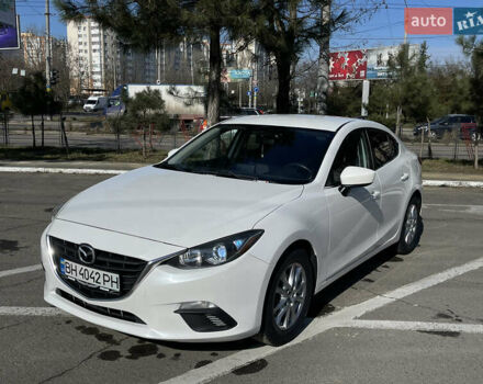 Белый Мазда 3, объемом двигателя 2 л и пробегом 152 тыс. км за 9900 $, фото 1 на Automoto.ua