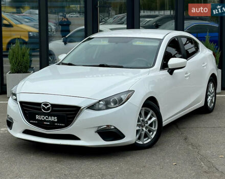Белый Мазда 3, объемом двигателя 2 л и пробегом 208 тыс. км за 8899 $, фото 1 на Automoto.ua