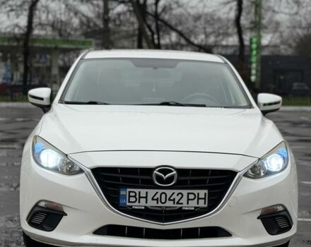 Белый Мазда 3, объемом двигателя 2 л и пробегом 151 тыс. км за 9000 $, фото 1 на Automoto.ua