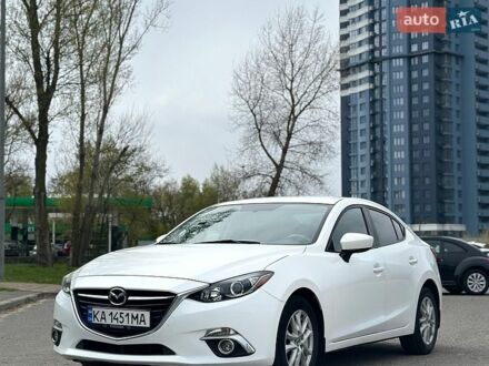 Белый Мазда 3, объемом двигателя 2 л и пробегом 180 тыс. км за 10800 $, фото 1 на Automoto.ua