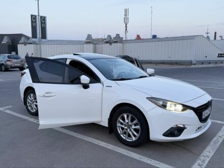 Белый Мазда 3, объемом двигателя 2 л и пробегом 178 тыс. км за 10803 $, фото 1 на Automoto.ua