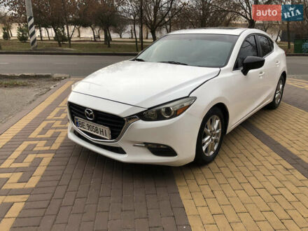 Белый Мазда 3, объемом двигателя 2 л и пробегом 160 тыс. км за 10500 $, фото 1 на Automoto.ua