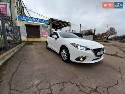 Белый Мазда 3, объемом двигателя 2 л и пробегом 147 тыс. км за 11500 $, фото 1 на Automoto.ua