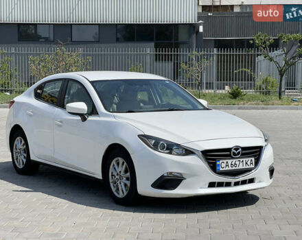 Белый Мазда 3, объемом двигателя 2 л и пробегом 155 тыс. км за 9900 $, фото 1 на Automoto.ua