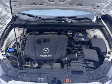 Белый Мазда 3, объемом двигателя 2 л и пробегом 95 тыс. км за 10200 $, фото 1 на Automoto.ua