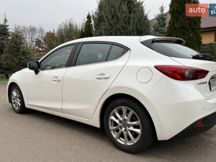 Белый Мазда 3, объемом двигателя 1.5 л и пробегом 120 тыс. км за 15000 $, фото 1 на Automoto.ua