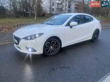 Білий Мазда 3, об'ємом двигуна 2 л та пробігом 120 тис. км за 12500 $, фото 1 на Automoto.ua