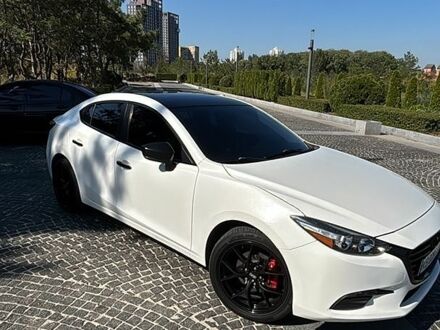 Белый Мазда 3, объемом двигателя 2 л и пробегом 157 тыс. км за 13500 $, фото 1 на Automoto.ua