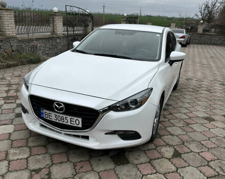 Белый Мазда 3, объемом двигателя 2 л и пробегом 107 тыс. км за 9500 $, фото 1 на Automoto.ua