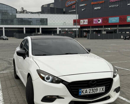 Белый Мазда 3, объемом двигателя 2 л и пробегом 173 тыс. км за 10500 $, фото 1 на Automoto.ua