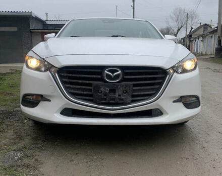 Белый Мазда 3, объемом двигателя 2 л и пробегом 72 тыс. км за 12800 $, фото 1 на Automoto.ua