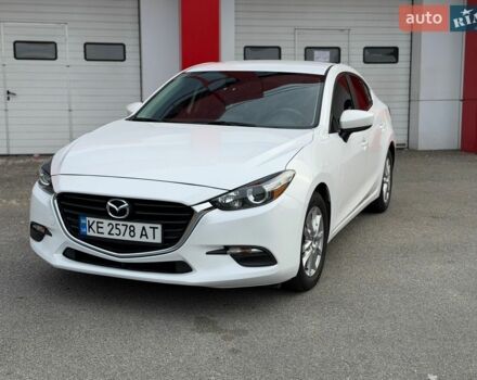 Белый Мазда 3, объемом двигателя 2 л и пробегом 70 тыс. км за 12500 $, фото 1 на Automoto.ua