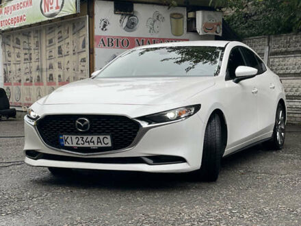 Мазда 3 2019 у Києві на Automoto.ua Білий Мазда 3, об'ємом двигуна 2.49 л та пробігом 95 тис. км за 16999 $, фото 1 на Automoto.ua