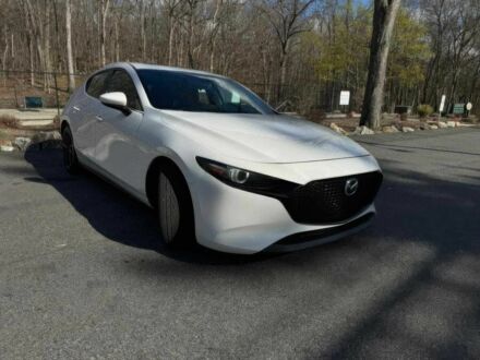 Белый Мазда 3, объемом двигателя 0 л и пробегом 46 тыс. км за 7600 $, фото 1 на Automoto.ua