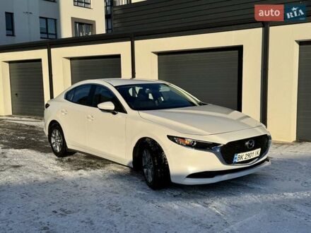 Мазда 3 2023 в Ровно на Automoto.ua Белый Мазда 3, объемом двигателя 2 л и пробегом 7 тыс. км за 21500 $, фото 1 на Automoto.ua