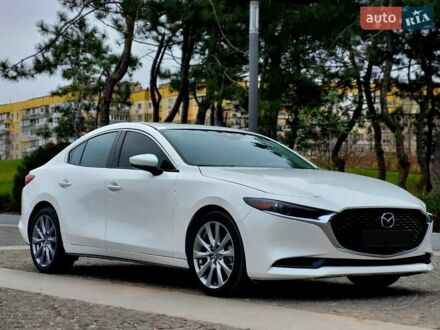 Белый Мазда 3, объемом двигателя 2.49 л и пробегом 18 тыс. км за 17800 $, фото 1 на Automoto.ua