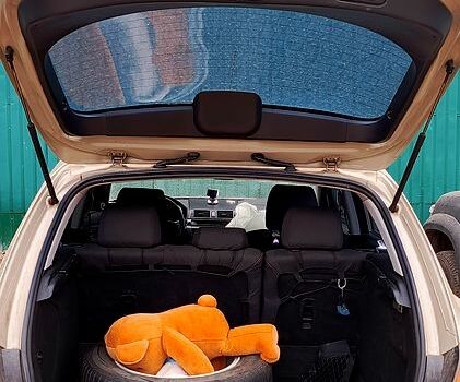 Бежевий Мазда 3, об'ємом двигуна 1.6 л та пробігом 214 тис. км за 2500 $, фото 2 на Automoto.ua
