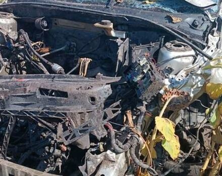 Бежевий Мазда 3, об'ємом двигуна 2 л та пробігом 190 тис. км за 500 $, фото 2 на Automoto.ua
