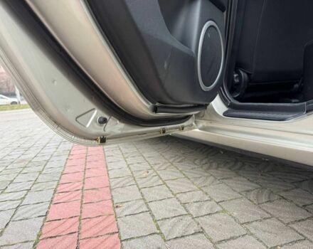 Бежевый Мазда 3, объемом двигателя 1.6 л и пробегом 161 тыс. км за 4999 $, фото 10 на Automoto.ua