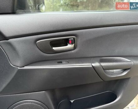 Бежевый Мазда 3, объемом двигателя 1.6 л и пробегом 220 тыс. км за 3499 $, фото 30 на Automoto.ua